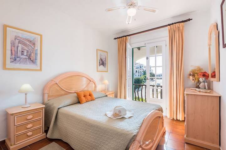 Villa für 8 Personen, mit Balkon und Whirlpool sowie Garten auf Menorca - 3