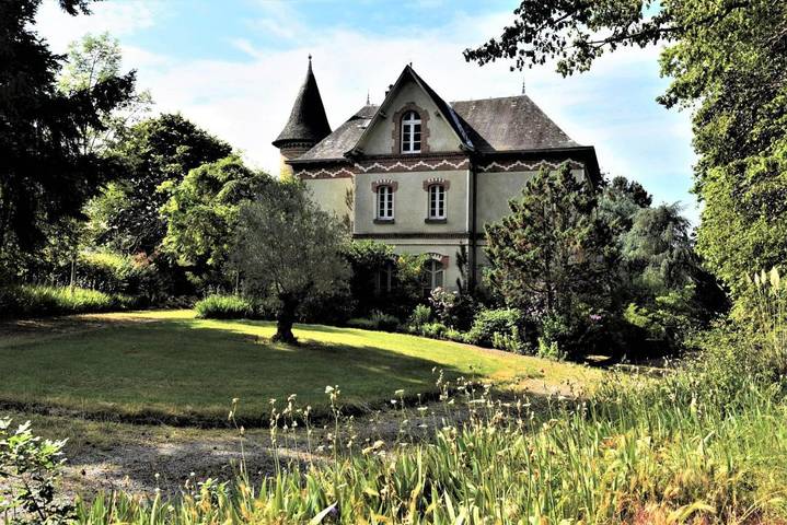 Cottage pour 2 personnes, avec vue et jardin à Châteauponsac