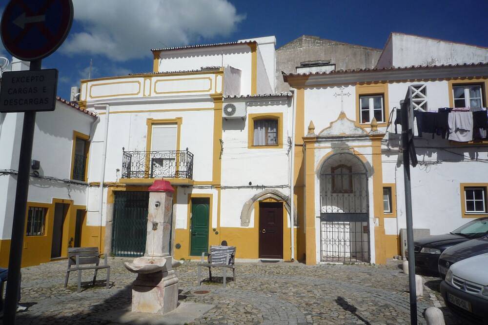 Geheel appartement, De Ebora huis in het historische centrum van Évora in Évora, Évora District