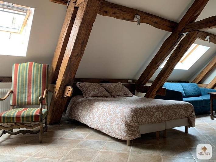 Location de vacances pour 3 personnes, avec jardin ainsi que vue et terrasse à Flavigny-sur-Ozerain - 2