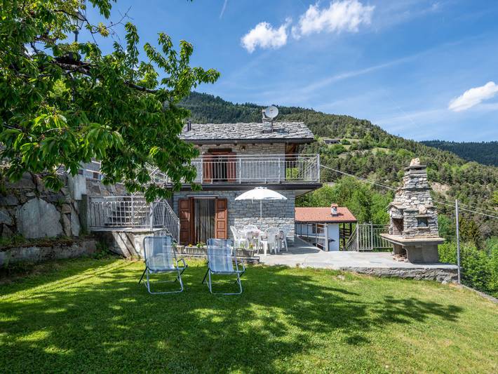 Casa vacanza per 4 persone, con Balcone e Terrazza nonché Giardino in Valle d'Aosta