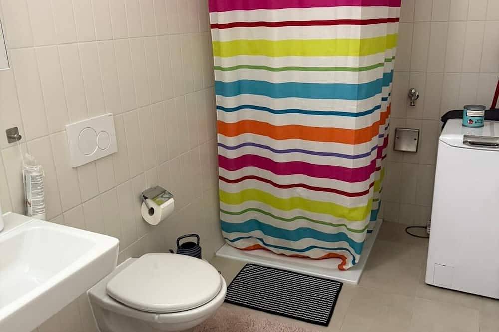 Appartamento intero, I offer my apartment fully furnished and equipped. in Neuchâtel, Three-Lakes