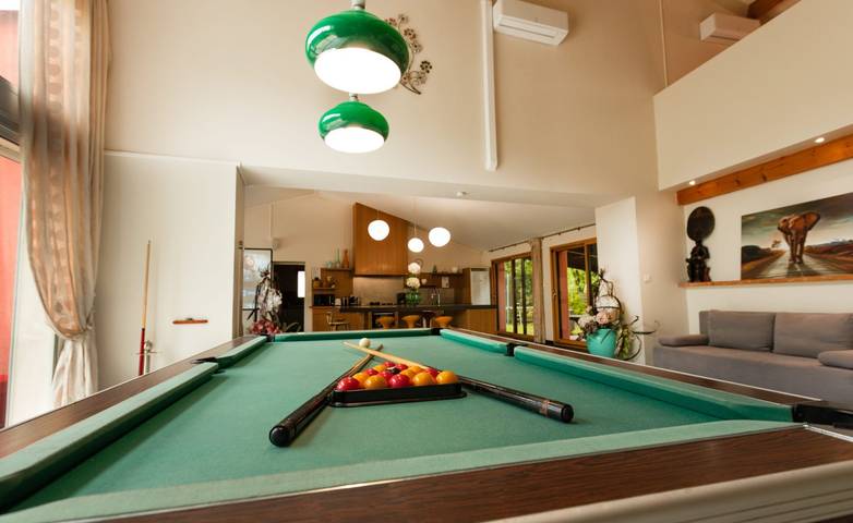 Gîte pour 22 personnes, avec jardin et terrasse ainsi que piscine et jacuzzi, animaux acceptés en Charente - 4