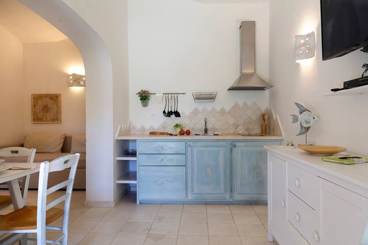 Appartement entier, Appartement proche de la mer avec vue sur mer, terrasse et jardin in Spiaggia di Laconia, Arzachena