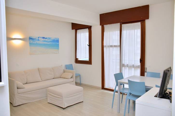 Ferienwohnung für 4 Personen, mit Meerblick und Balkon/Terrasse