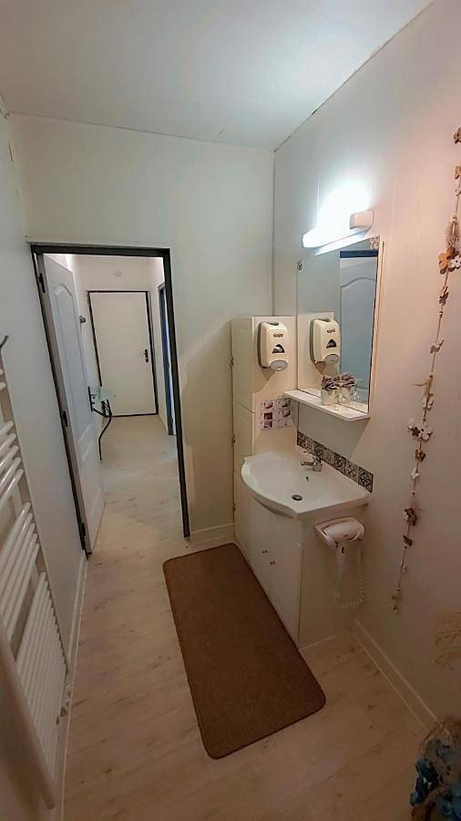 Chambre d’hôte pour 2 personnes, avec terrasse ainsi que vue et vue sur le lac en Moselle - 4