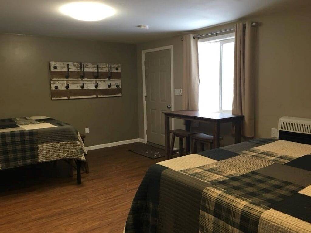 Log Cabin for 4 Guests in Alger County