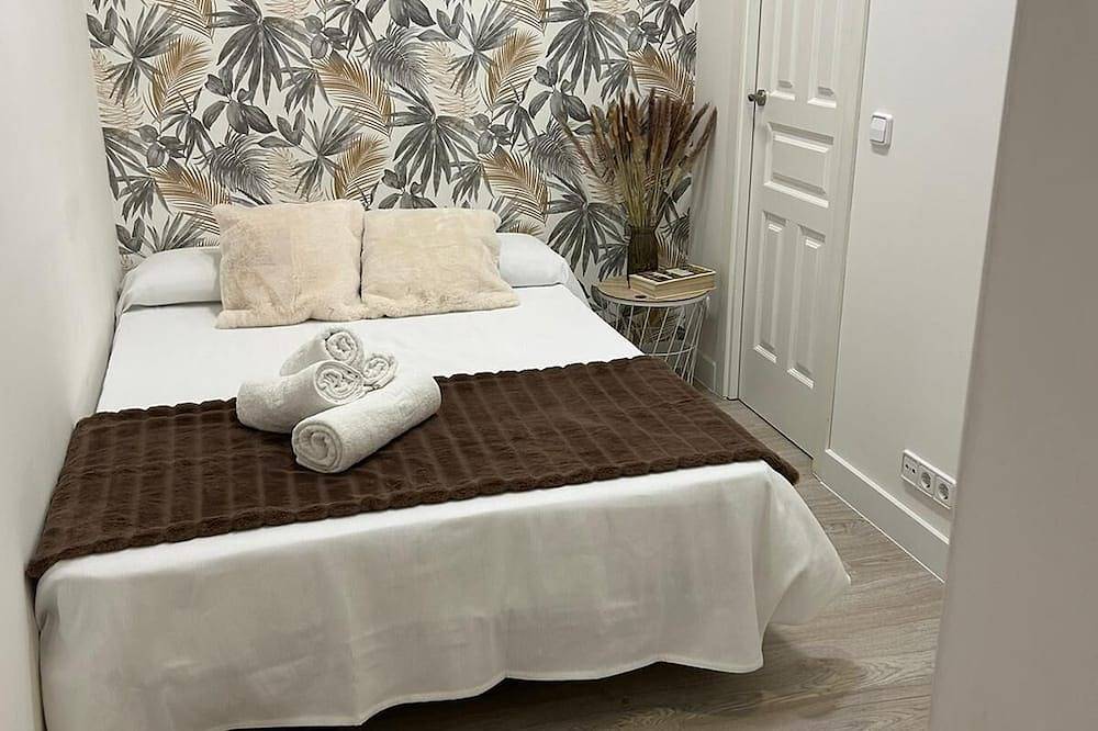 Entire apartment, Alcala Tourist Apartment in Alcalá de Henares, Madrid Province