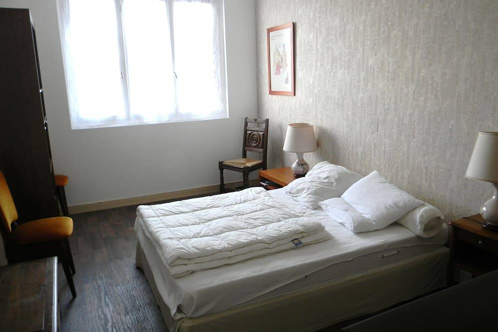 Appartement entier, Un meublé à deux pas de la plage,d'Océanopolis et du jardin botanique. in Brest, Région de Brest