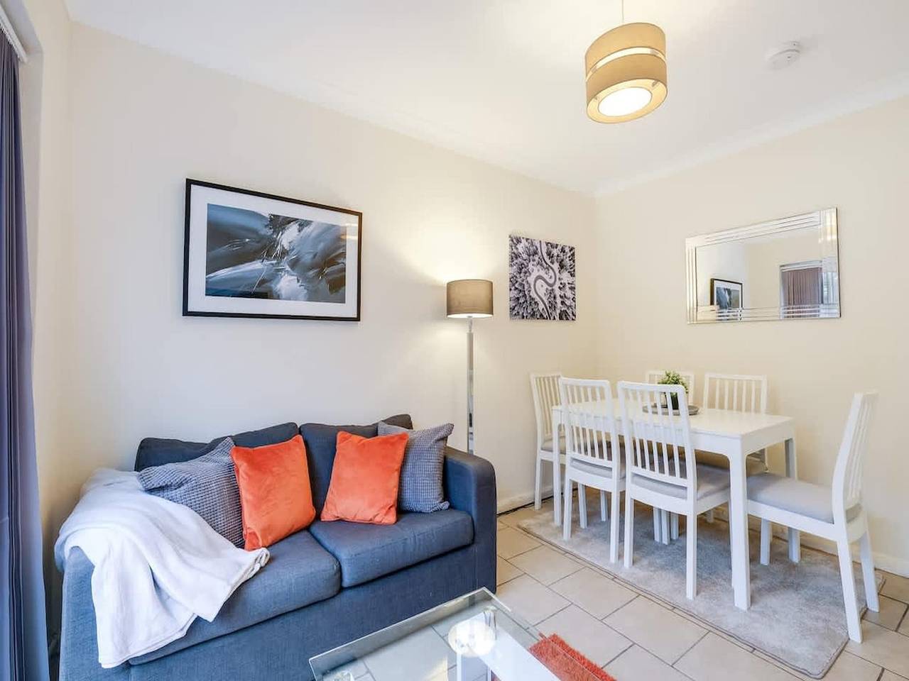 Entire apartment, Buckinghamshire Stay for 8 in High Wycombe, Chiltern Hills