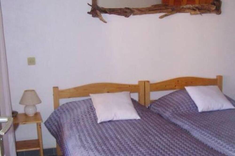 Maison toute équipée, vue mer, 800m plage à pied, Wifi, jardin in Cargèse, Parc naturel régional de Corse