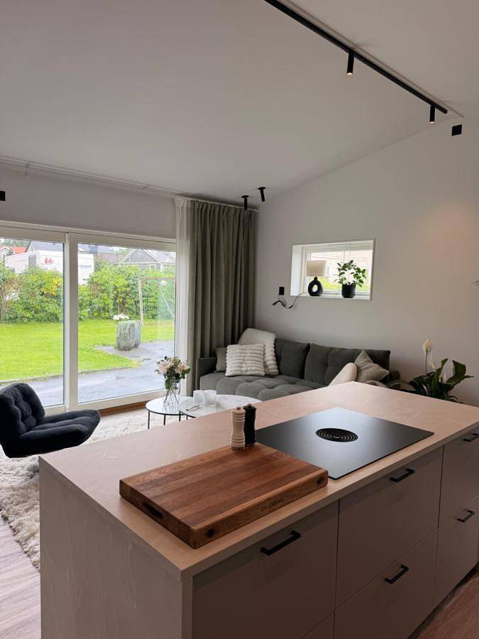 Lägenhet för 4 Personer, med Terass samt Trädgård och Sjöutsikt i Alingsås