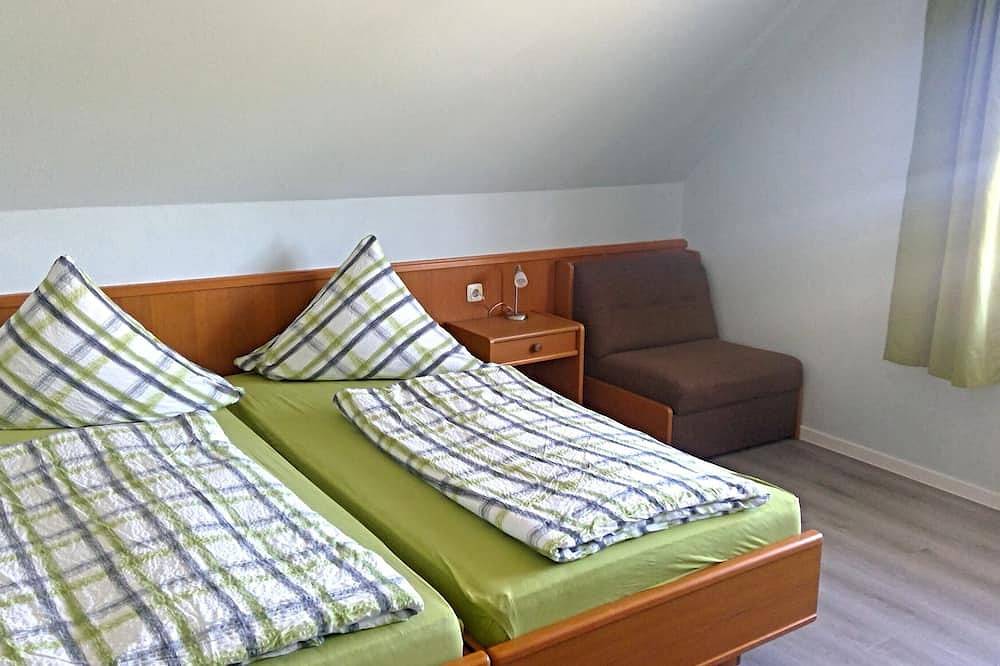 Ganze Wohnung, Gemütliche Unterkunft im Nationalpark Jasmund umgeben von unserem Wildgehege in Hagen Auf Rügen, Lohme