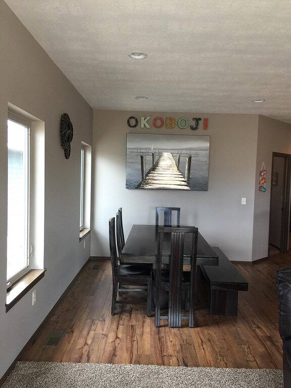 Log cabin for 12 people, with yard and pool as well as terrace, with pets in Iowa