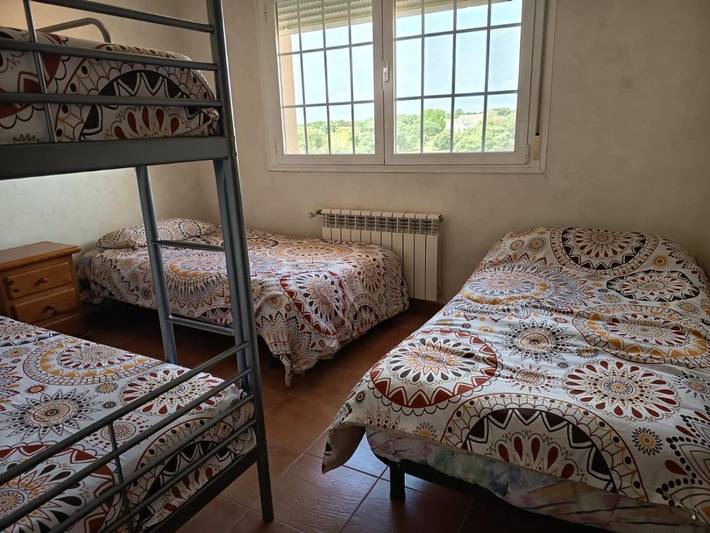 Albergue para 4 personas, con vistas y piscina además de jardín y terraza, Se admiten mascotas en La Alcarria - 2