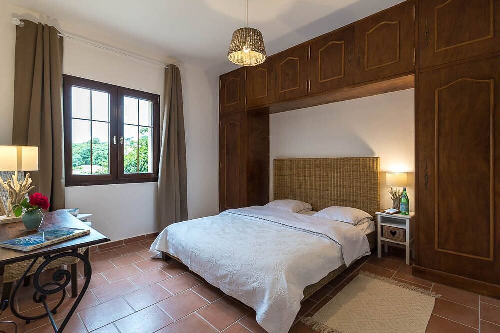 Appartement entier, Fantastic apartment with sea view, pool and private terrace in Santa-Reparata-di-Balagna, Région de Calvi