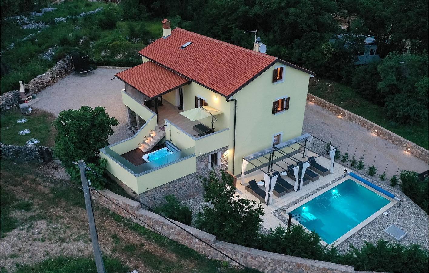 Ferienhaus für 8 Personen mit Pool in Risika, Krk