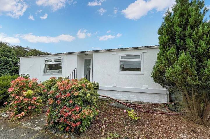 Log cabin for 5 people, with garden, with pets in Newton Stewart