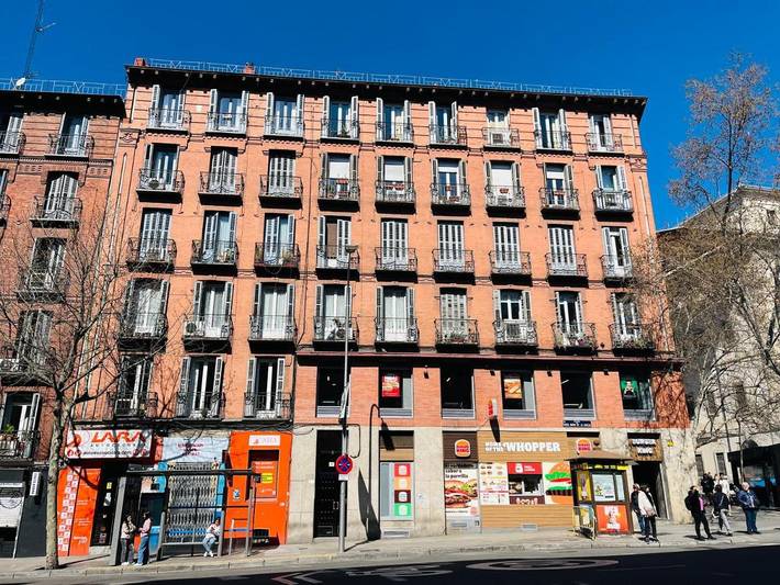 BnB für 2 Personen, mit Balkon in Madrid
