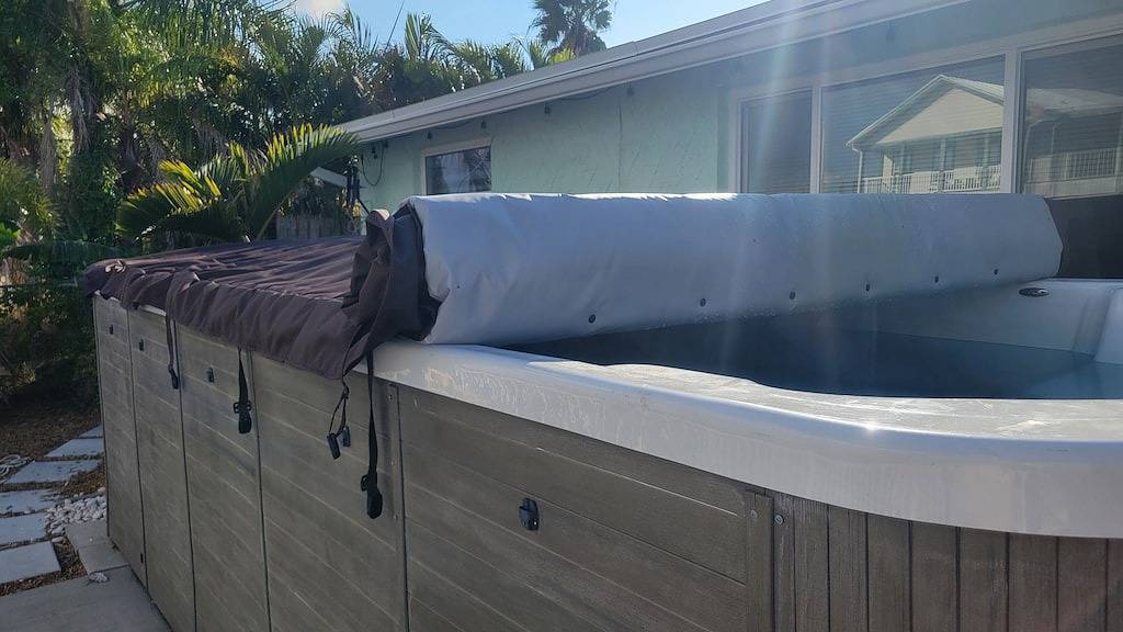 Neue Auflistung! Waterfront, privater Steg, Haustiere Ok, Swim Spa, Kayak & Paddle Board. in Hudson, Pasco County