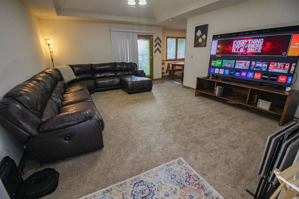 2805 N Summit Ave · Relax at the Summit - 3bd, 2b in Springfield (MO), Greene County (MO)