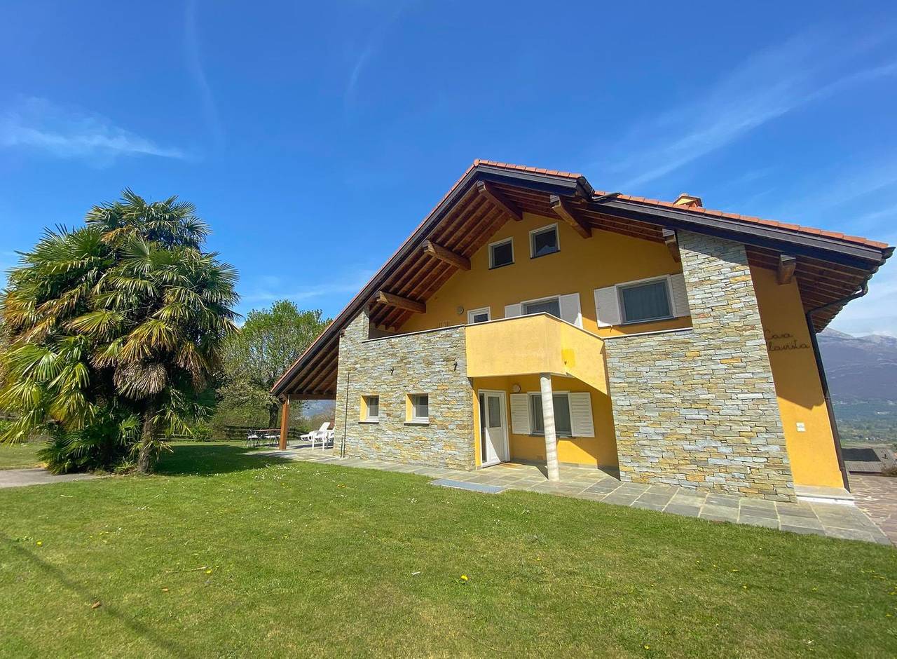 Appartamento intero, Appartamento vacanze per 9 persone con giardino in Colico, Alpi Orobie Occidentali