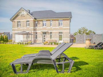 Gîte pour 10 personnes, avec jardin ainsi que sauna et terrasse dans Petit-Han