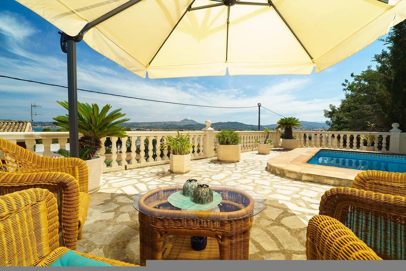 La Cofa in Javea with 2 bedrooms and 1 bathrooms in Javea Port, Jávea