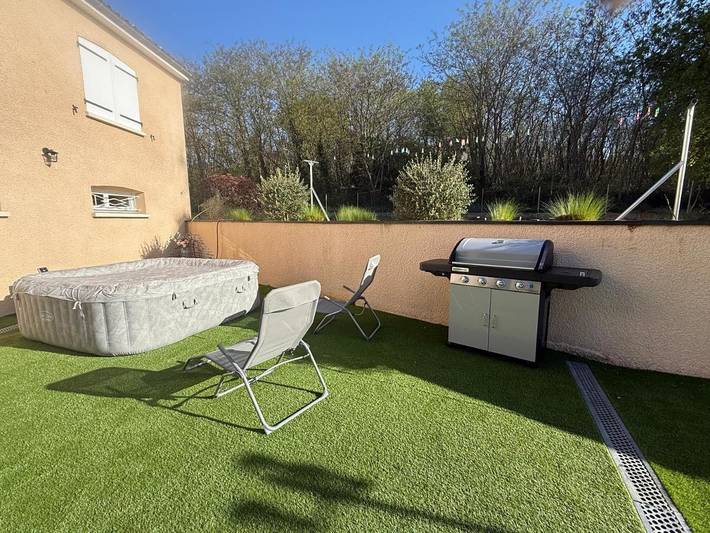 Location de vacances pour 6 personnes, avec jacuzzi et jardin à Naintré - 4