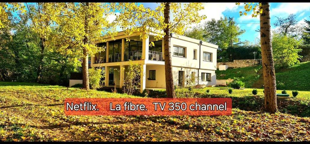 Gîte pour 6 personnes, avec Terrasse et Jardin à Sainte-Colombe-en-Bruilhois