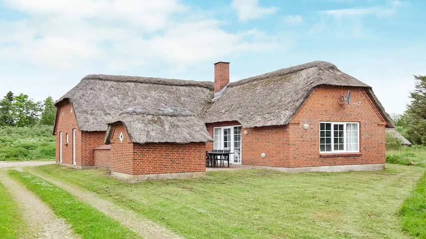 Ferienhaus für 11 Personen, mit Terrasse und Sauna sowie Pool und Whirlpool, mit Haustier in Vedersø Klit