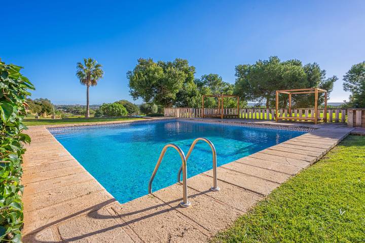 Apartamento inteiro, Apartamento 'Es Turo de Menorca' com piscina, A/C e Wi-Fi in Ses Salines, Costa de Maiorca