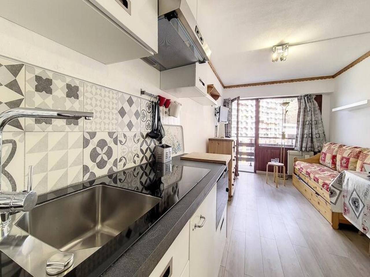 Ganze Wohnung, Angenehmes Studio · Direkter Zugang zur Skipiste · Balkon in Les Menuires, Saint-Martin-de-Belleville