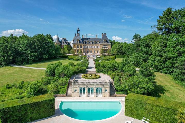 Hôtel pour 6 personnes, avec vue et piscine ainsi que vue sur le lac et jardin