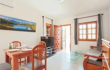 Holiday Apartment for 4 People in Las Calas, Torrevieja, Photo 3