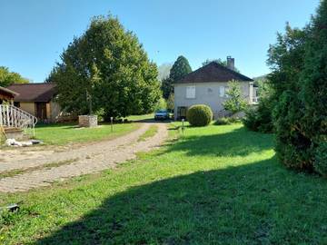 Chambre d’hôte pour 3 personnes, avec piscine ainsi que jacuzzi et jardin à Hautefort