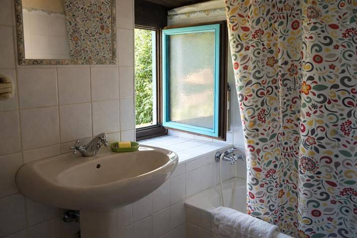 Casa de vacaciones para 4 personas, con Balcón y Terraza además de Jardín y Vistas en Parque Natural de Ponga - 2