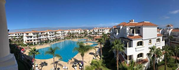 Gîte pour 6 personnes, avec jardin et piscine ainsi que terrasse et vue dans Sidi Rahal