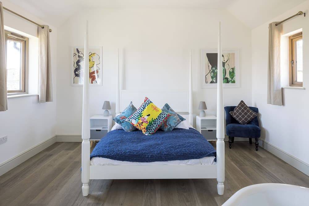 Stylish cottage, countryside views, wood burning hot tub, 20 mins to Cambridge in Croydon (Cambridgeshire), Cambridgeshire