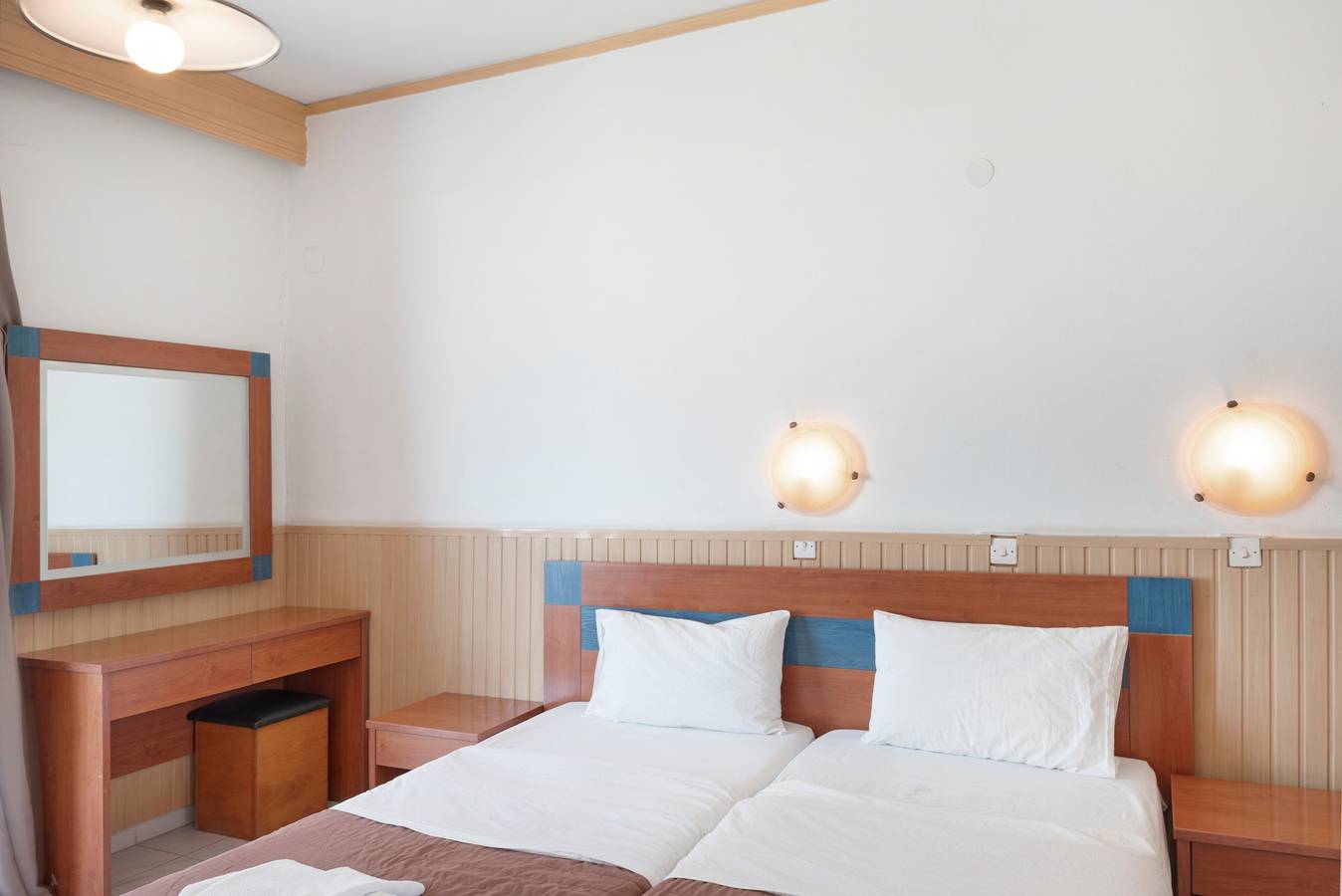 Gehele studio, Studio Appartement 'Golden Sun 5' met Uitzicht op Zee, Gedeeld Zwembad en Wifi in Τιγκάκι, Kos