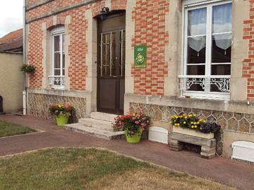 Gîte pour 8 personnes, avec terrasse et jardin dans Bouy