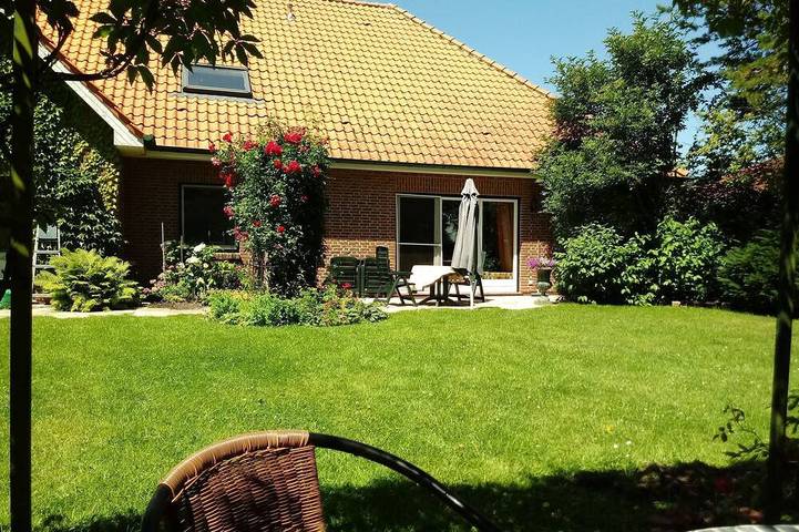 Ferienwohnung für 3 Personen, mit Terrasse und Garten in Jever