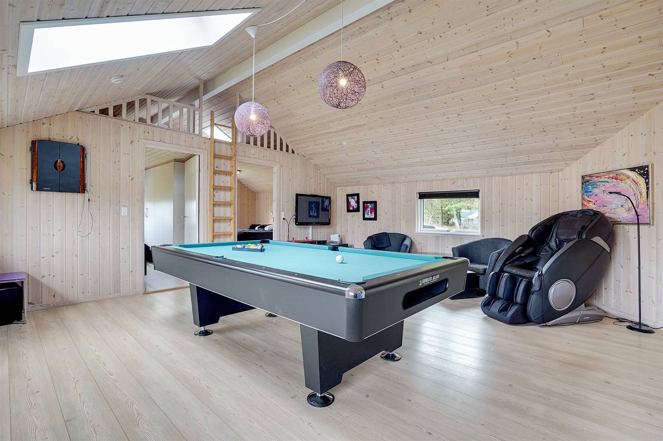 Beautiful home in Rømø w/ 4 Bedrooms, Sauna and Wifi in Sønderstrand, Tagholm