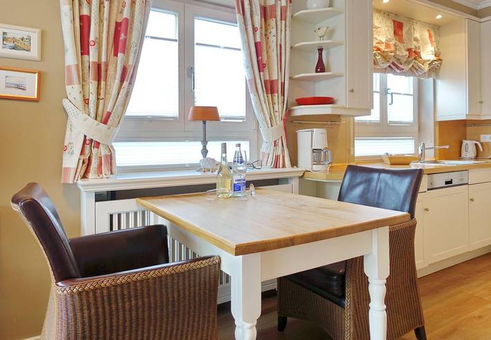 Ganze Wohnung, 2-Raum Appartement mit ca. 45m ² Nutzfläche im Erd- und Untergeschoss. in Nordfriesische Inseln (Schleswig-Holstein) (Schleswig-Holstein), Wenningstedt