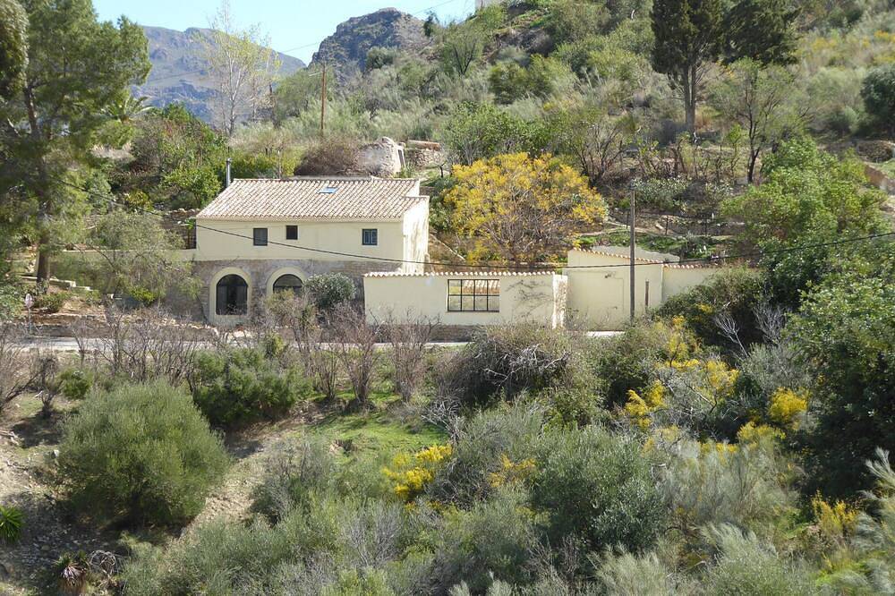 Romantisch restauriertes Mühlenhaus mit Pool in privaten Gärten. Gratis Wifi. in Turre, Costa de Almería