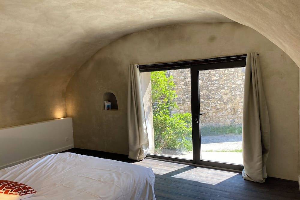 La Baumane. Hamlet of Bayonne in Grignan, Nyons region