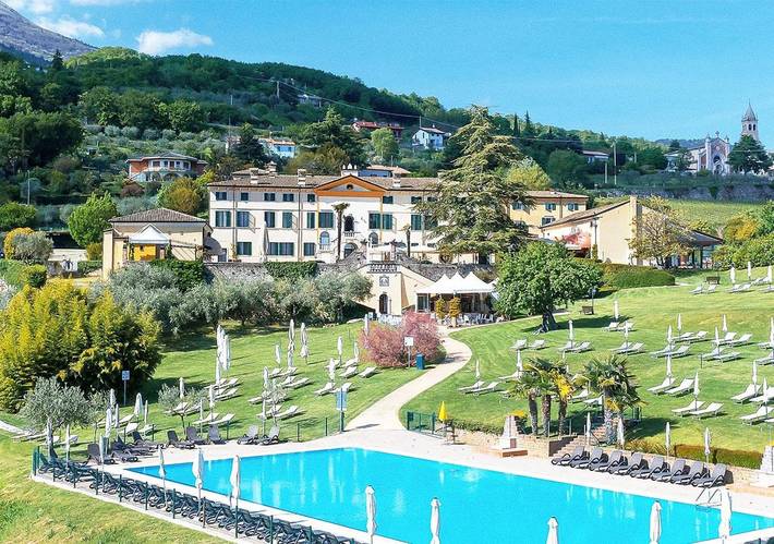 Hotel für 4 Personen, mit Terrasse und Garten sowie Pool und Sauna in Caprino Veronese