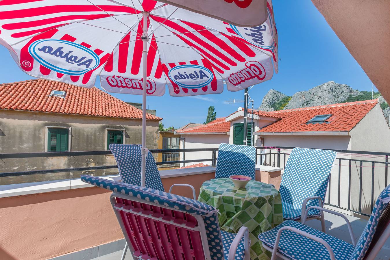 Ganze Wohnung, Apartment Mandic in Omiš (Kroatische Adria), Omis