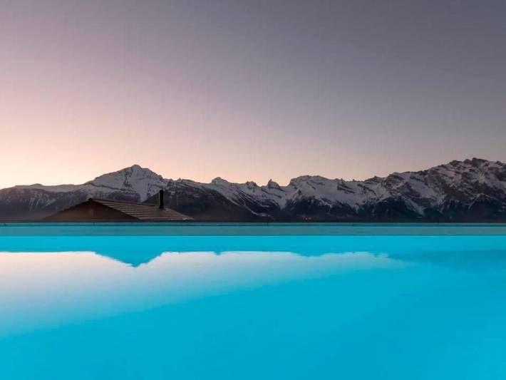 Ferienhaus für 12 Personen, mit Pool und Sauna sowie Garten und Terrasse, mit Haustier im Wallis