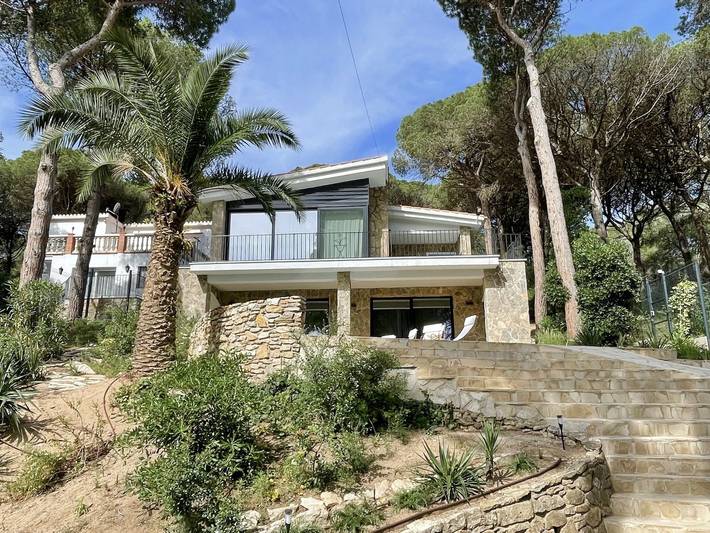 Casa rural para 14 personas, con jardín en Pals - 2